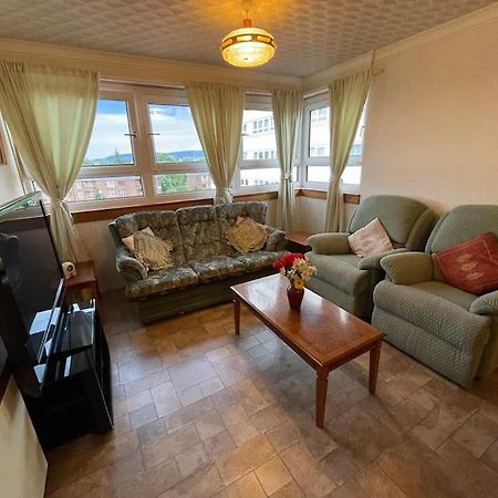 West End Hidden Gem - Modern 2-Bedroom Apartment With Residents Patio Glasgow Exterior photo